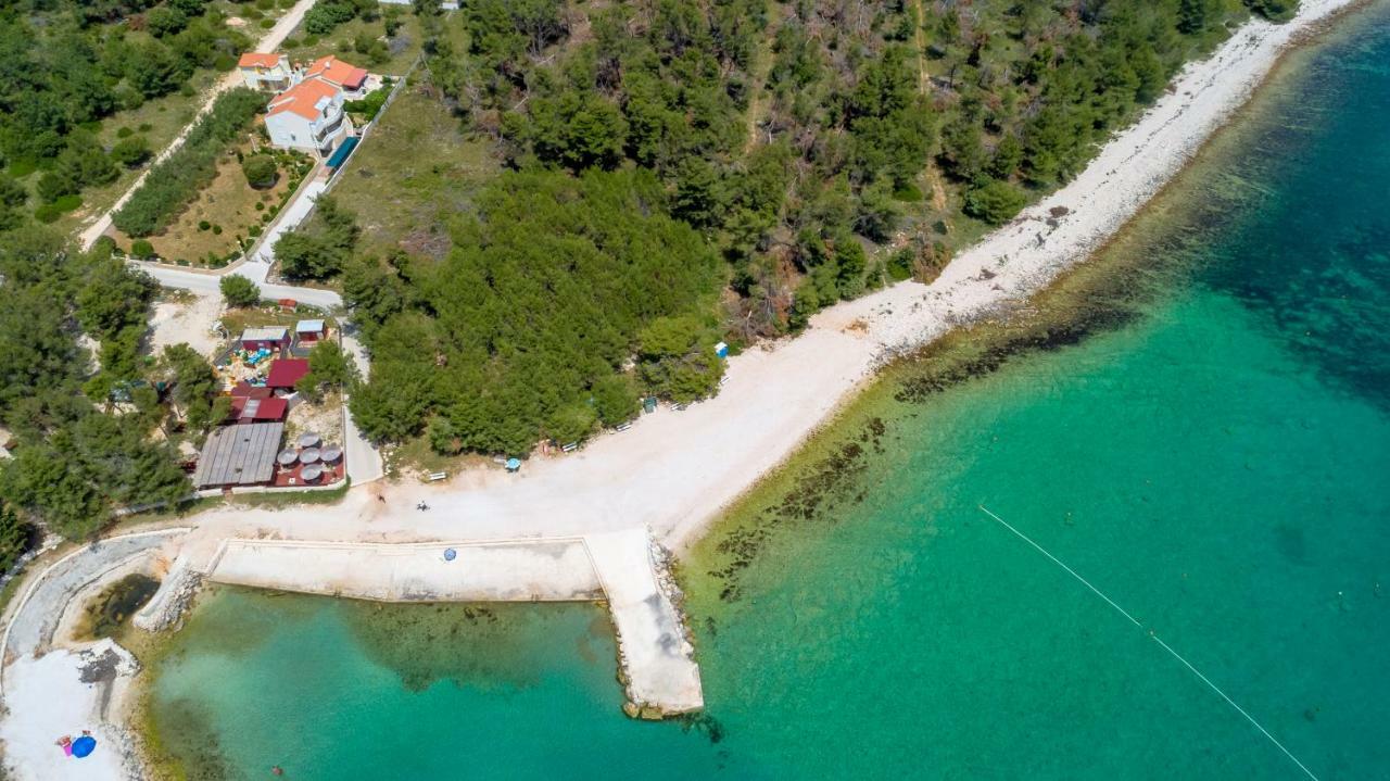 Villa Nivel Vir Luaran gambar