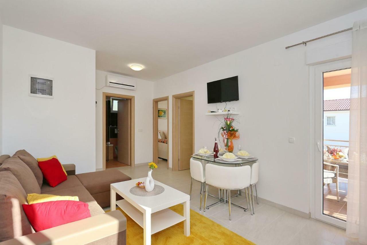Villa Nivel Vir Luaran gambar