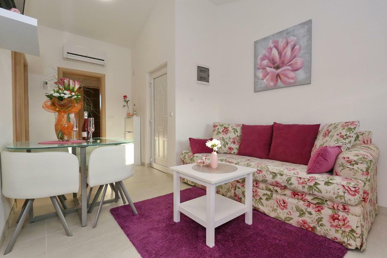 Villa Nivel Vir Luaran gambar
