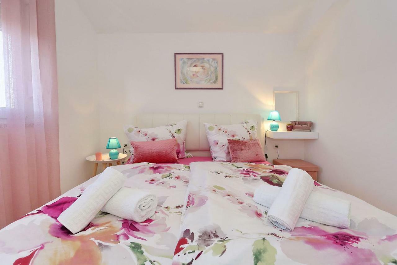 Villa Nivel Vir Luaran gambar