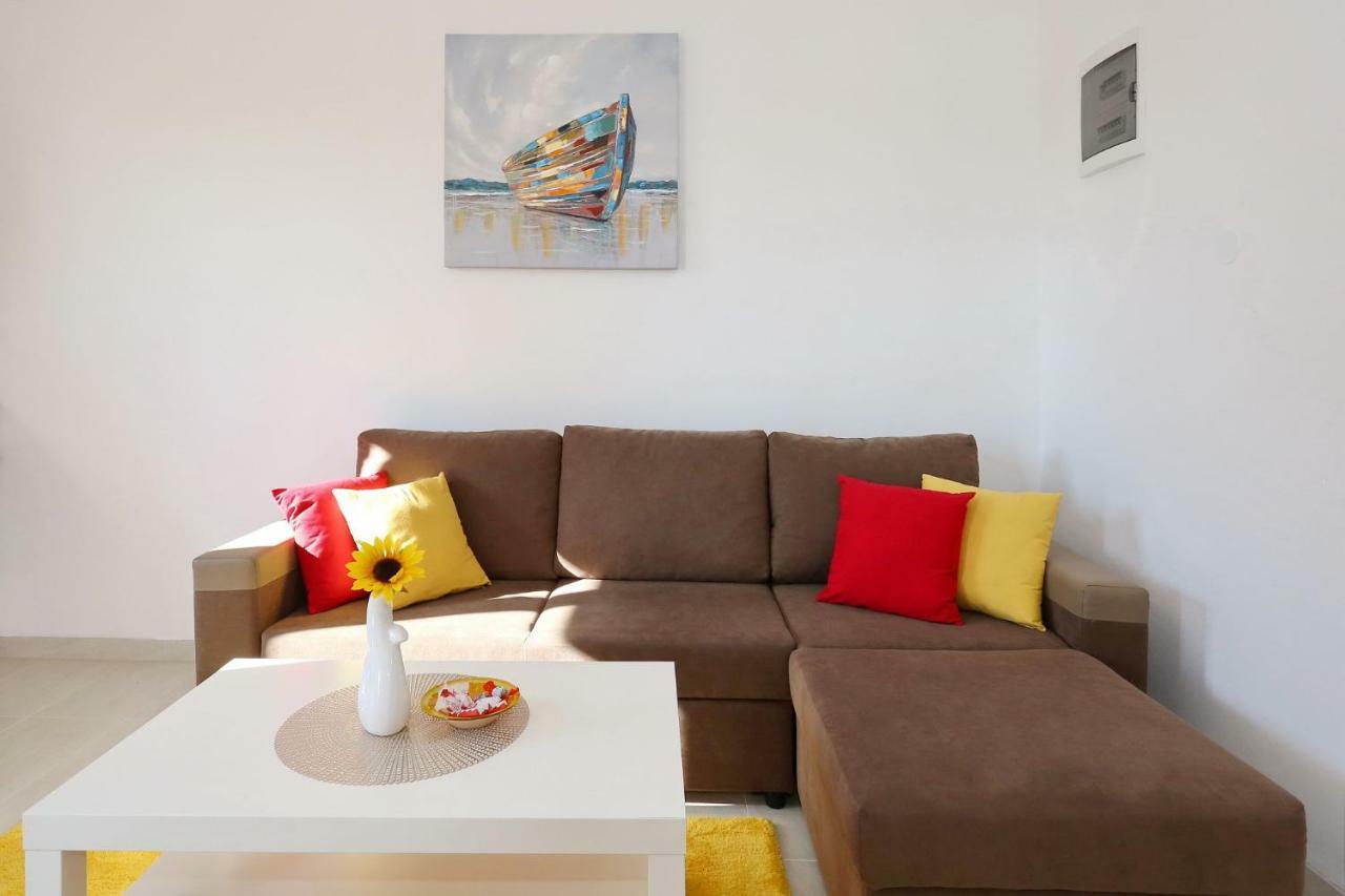 Villa Nivel Vir Luaran gambar