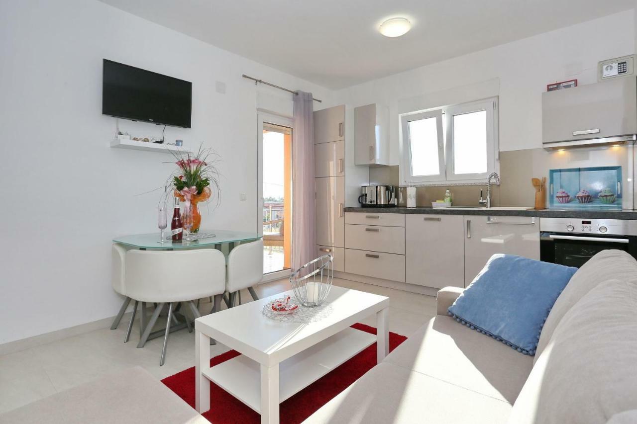 Villa Nivel Vir Luaran gambar