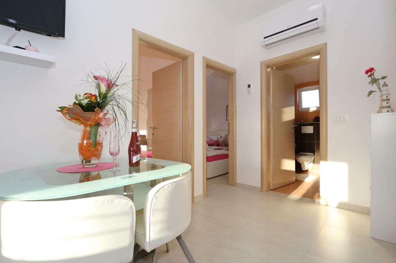 Villa Nivel Vir Luaran gambar