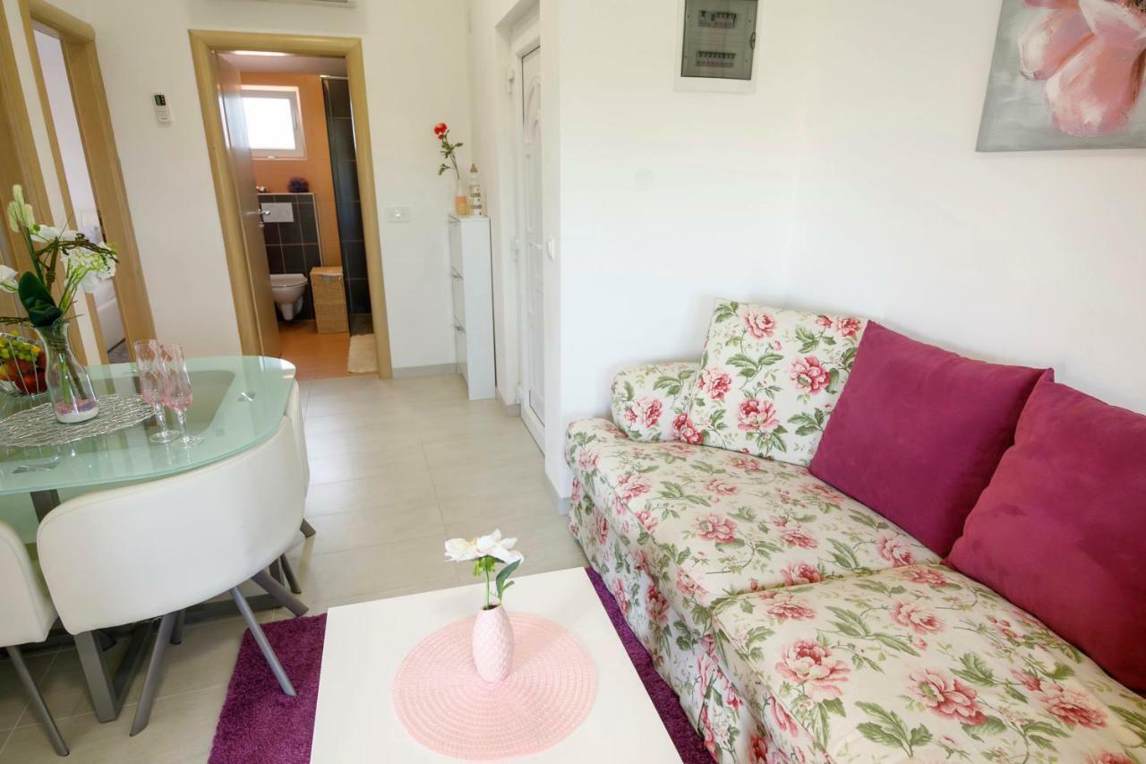 Villa Nivel Vir Luaran gambar