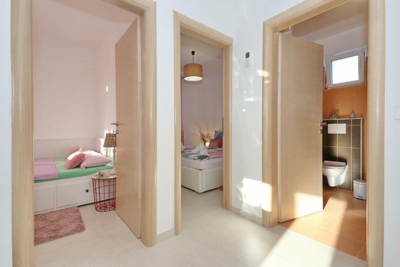 Villa Nivel Vir Luaran gambar