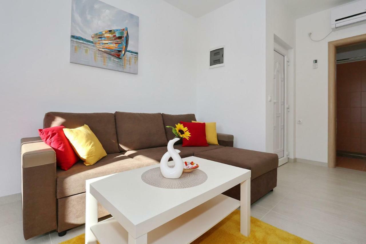 Villa Nivel Vir Luaran gambar