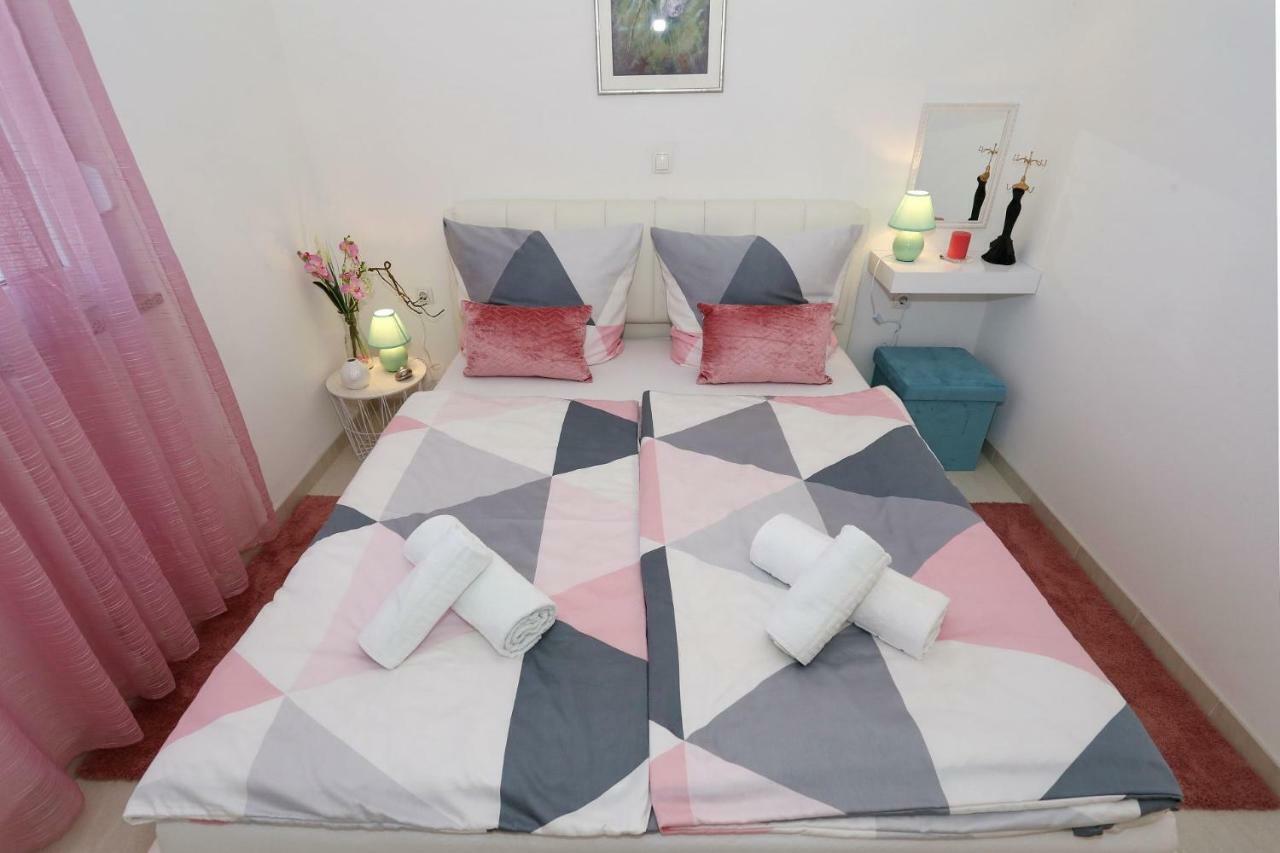 Villa Nivel Vir Luaran gambar