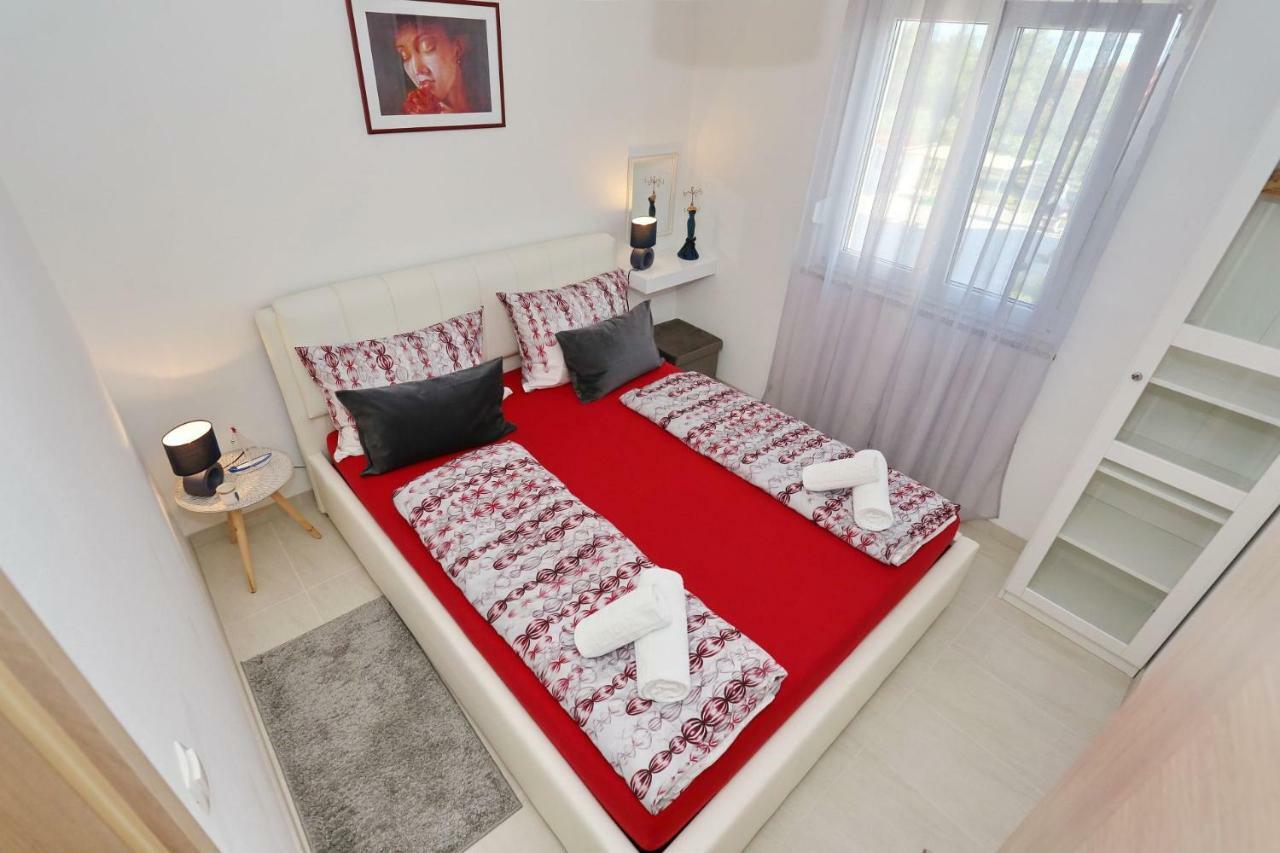 Villa Nivel Vir Luaran gambar