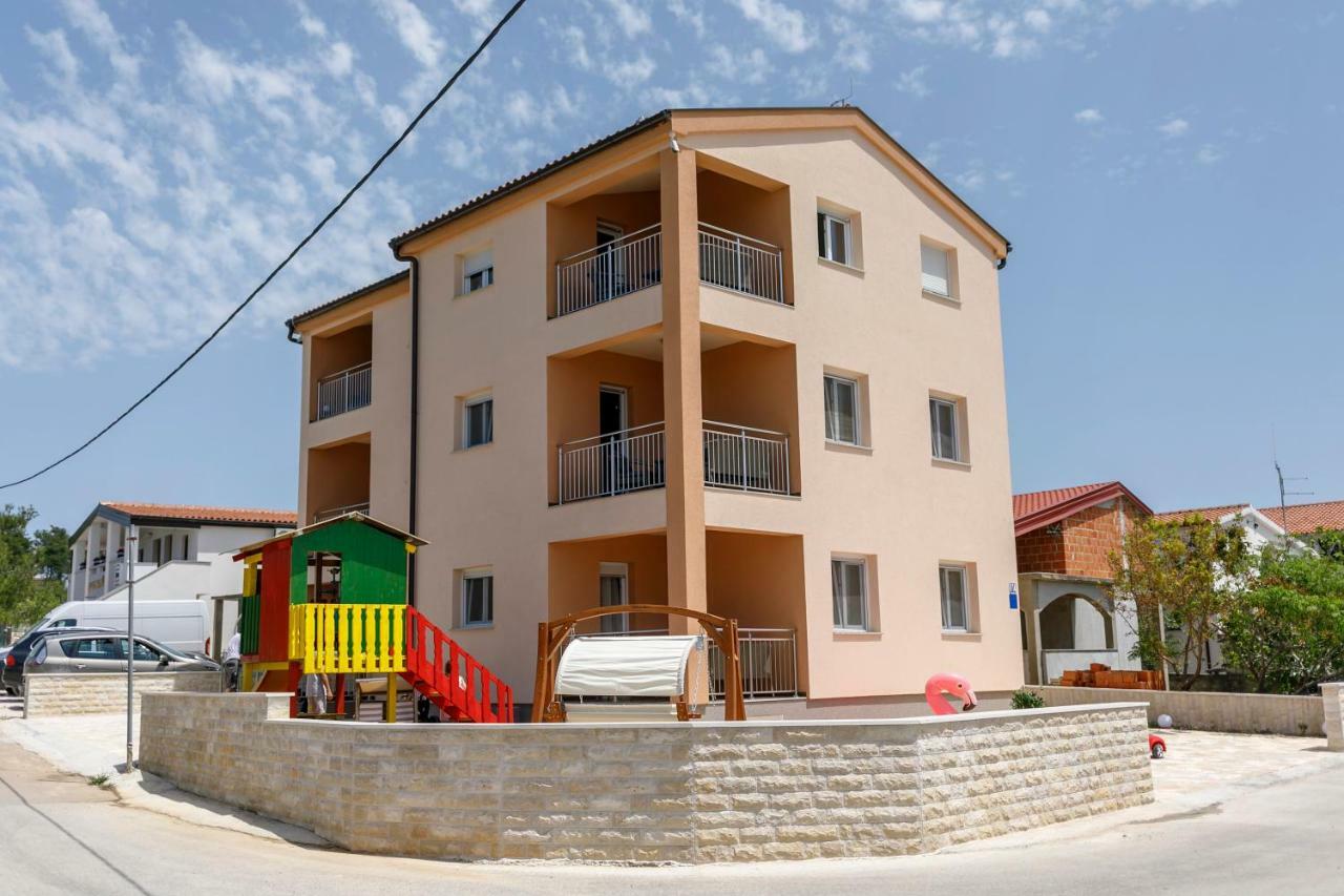 Villa Nivel Vir Luaran gambar