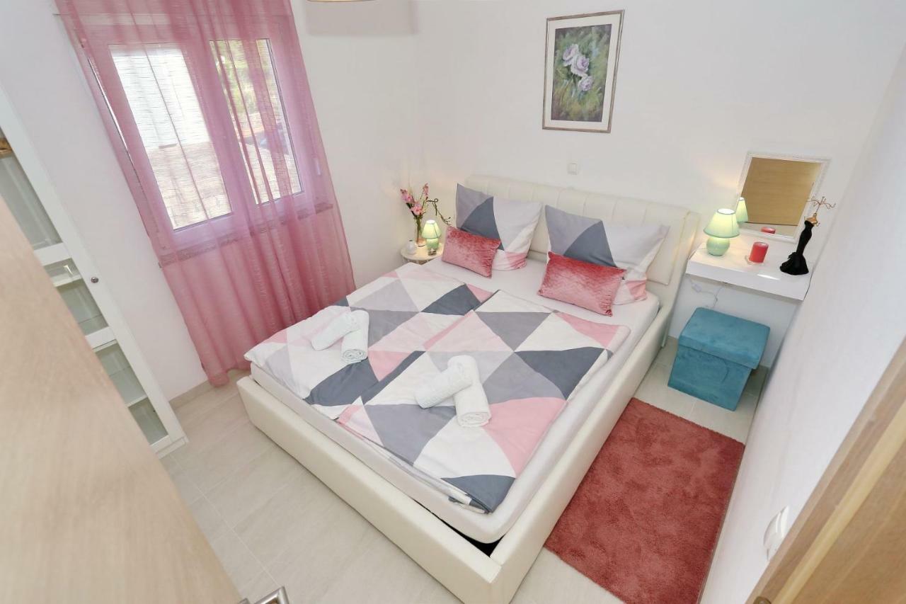Villa Nivel Vir Luaran gambar